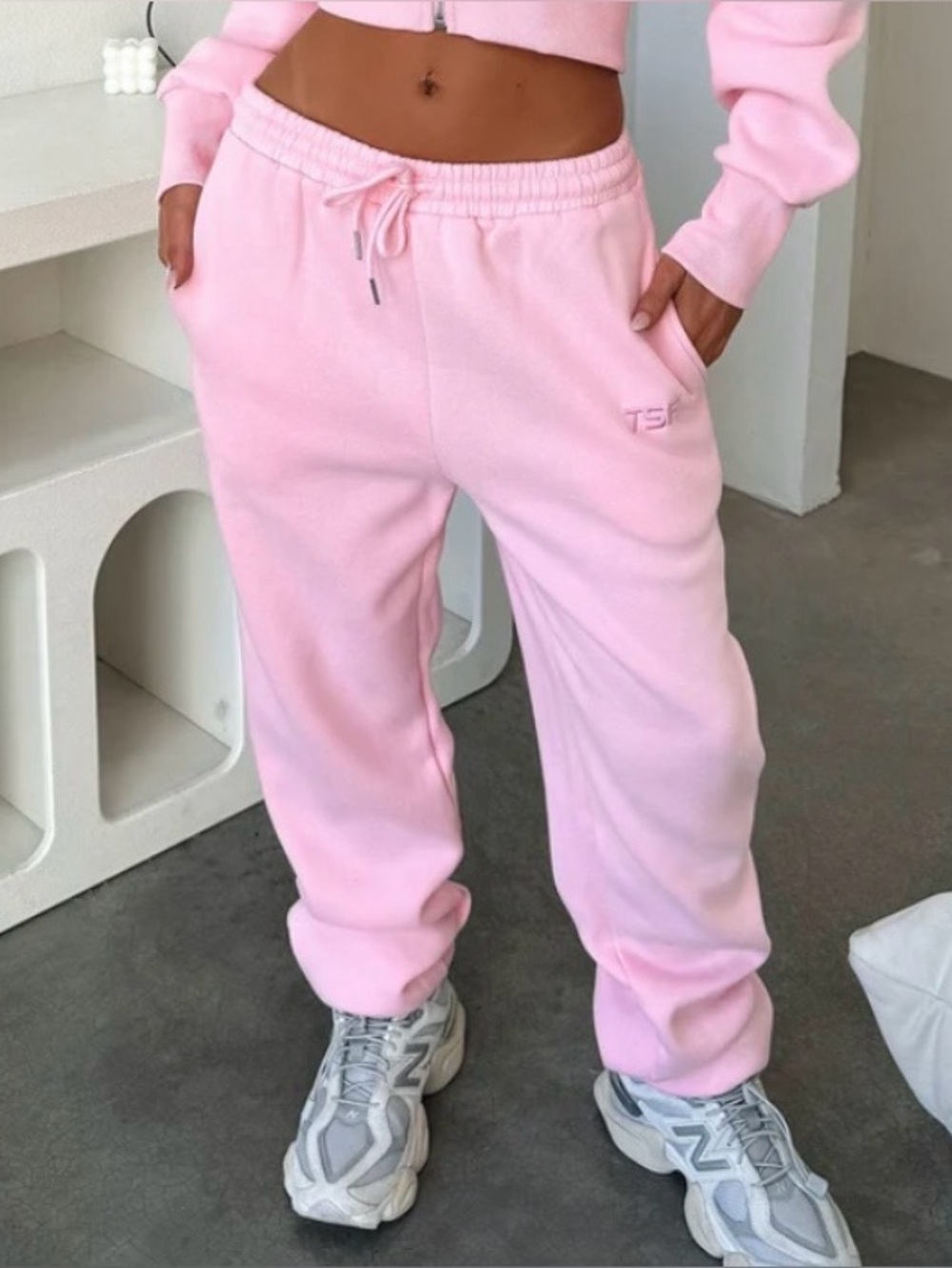 NWOT Women’s That’s So Fetch Series 5 Pink Sweatpants Size Large